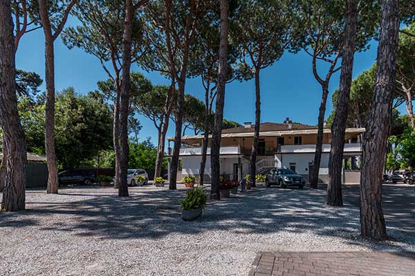 Parcheggio Privato Residence Lilly Mare